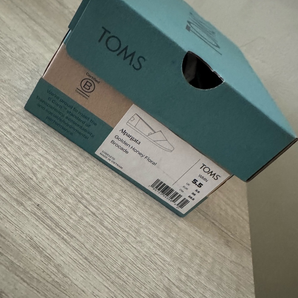 TOMS Teal and Tan Box with shoes
